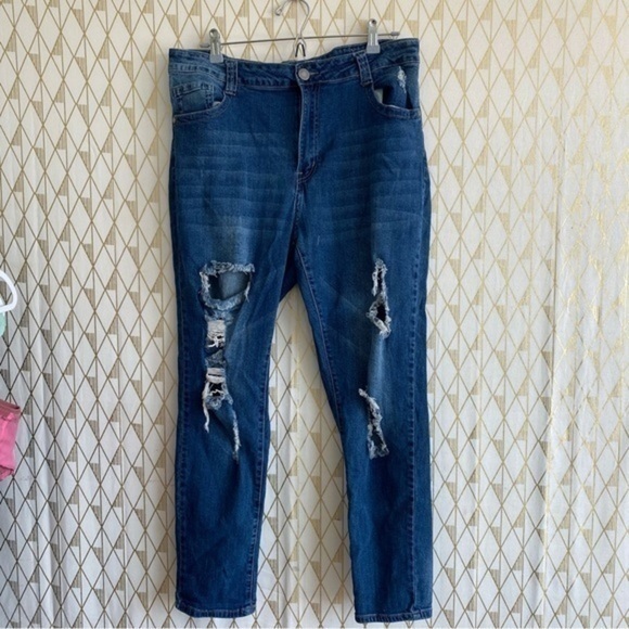 VIP JEANS​ - Picture 1 of 8